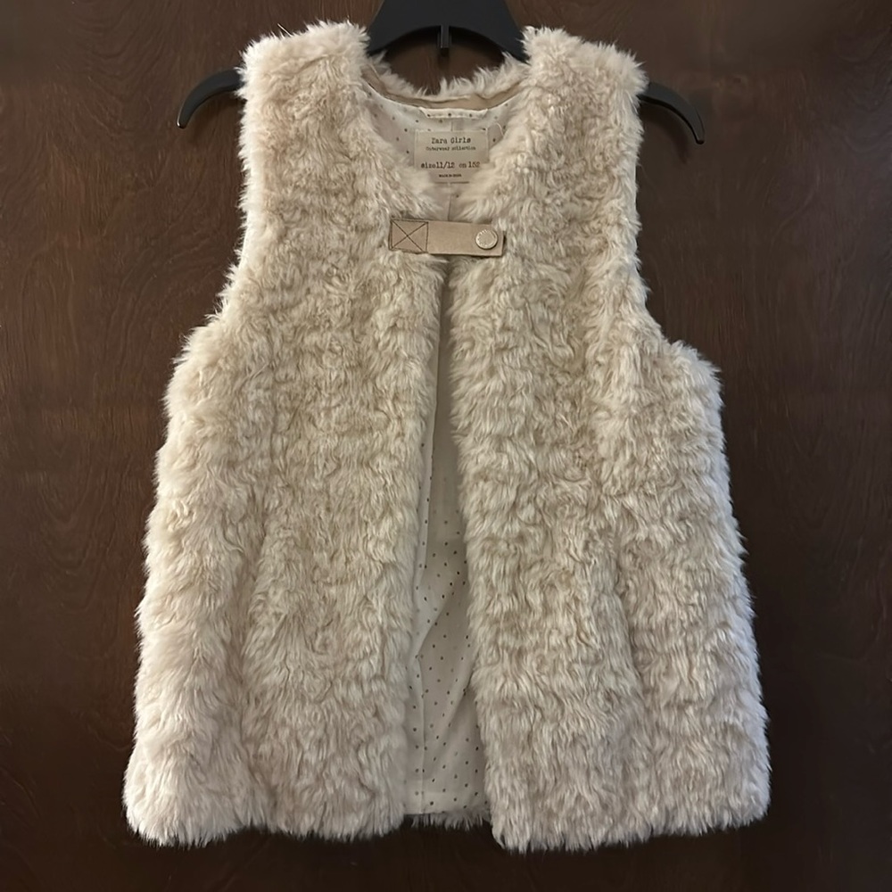 Zara Girls faux fur vest with pockets